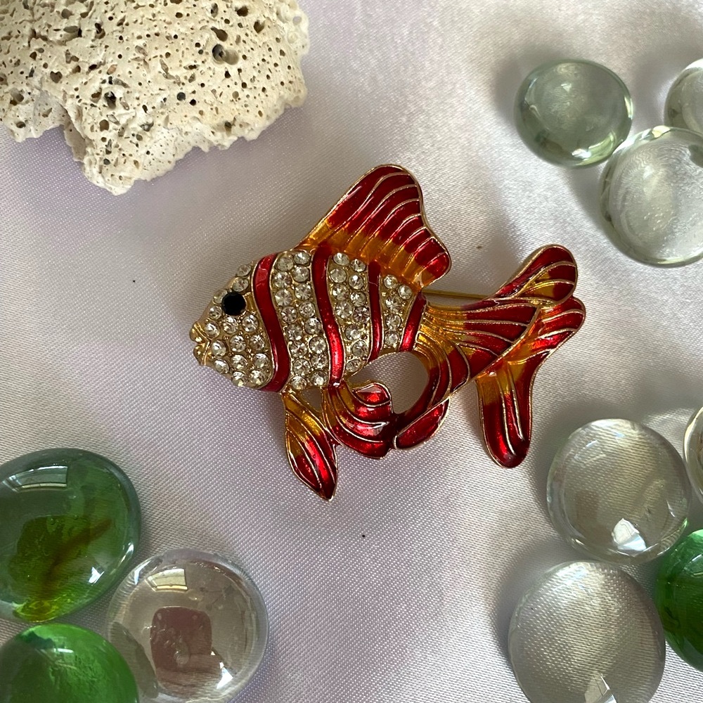 Striped Gold & Red Fish Brooch – Enamel & Rhinestone Pin